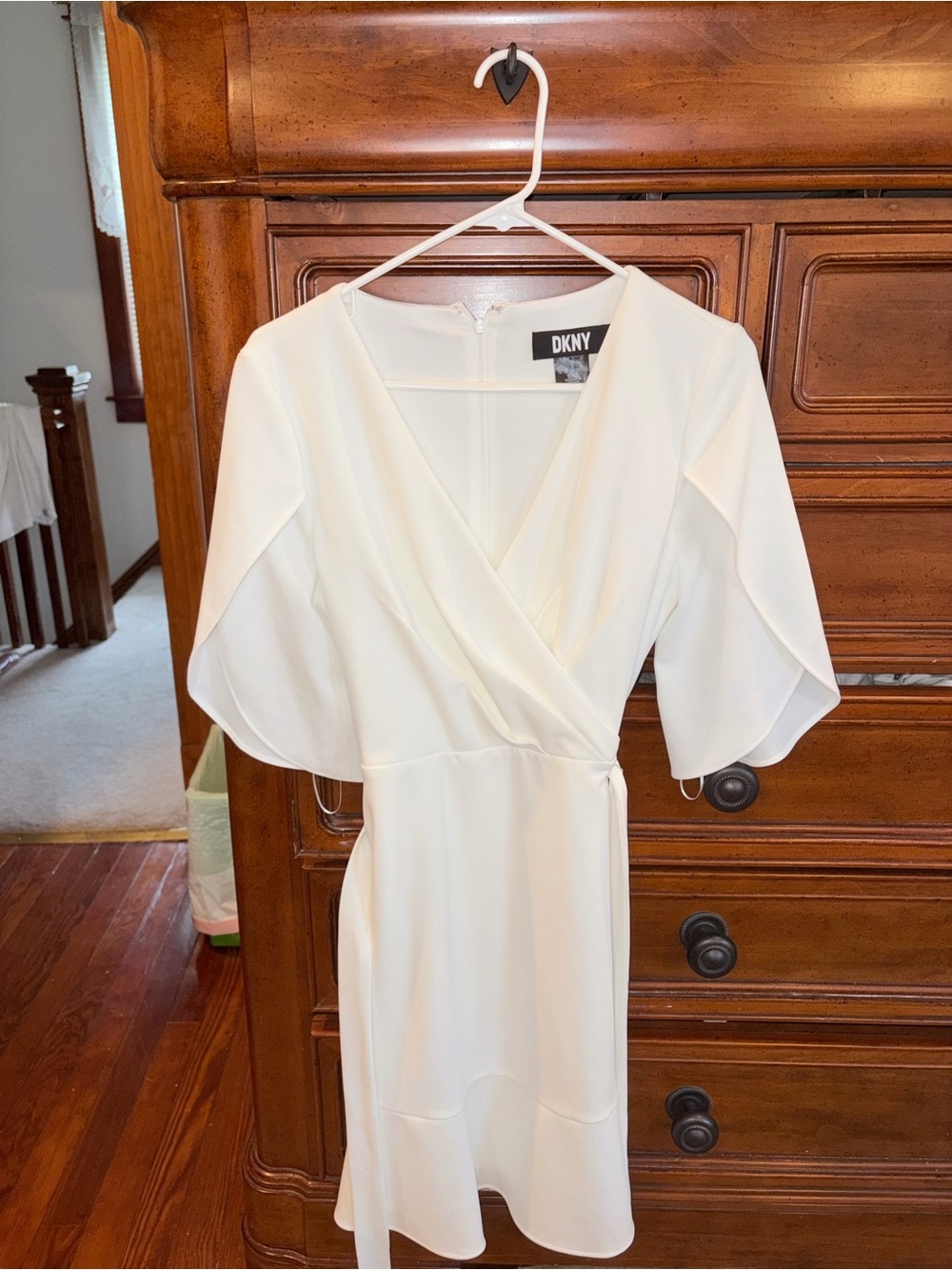 DKNY Ivory Wrap Flutter Sleeve Dress Women's US 10 Elegant Cocktail Wedding